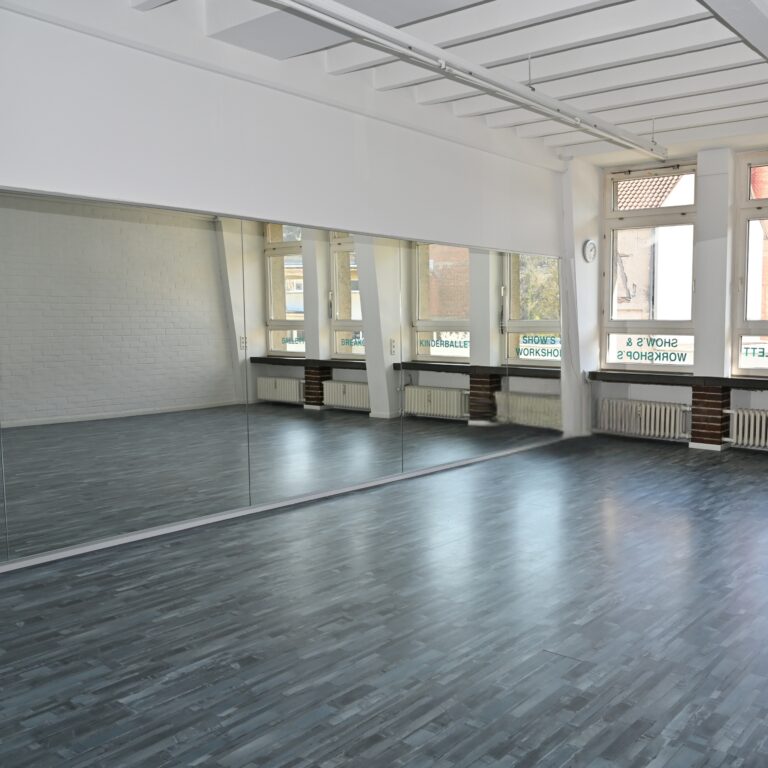 Dance Intense Factory - Tanzsaal Queens