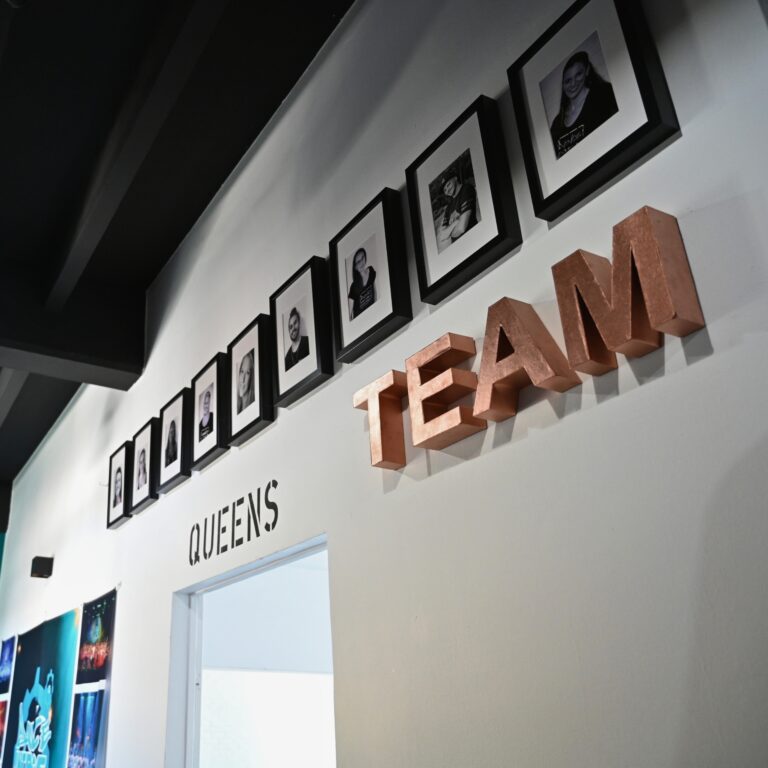 Dance Intense Factory - Tanzsaal Queens